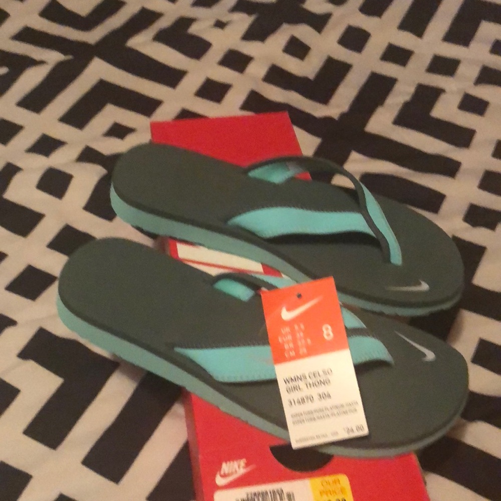 Nike flip flops